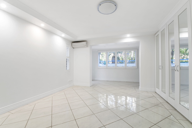 4K, lobby, living room, hall, home interior, door, white color, indoors, flooring, ceiling, window, tile, building, no people, empty, empty room, housing
