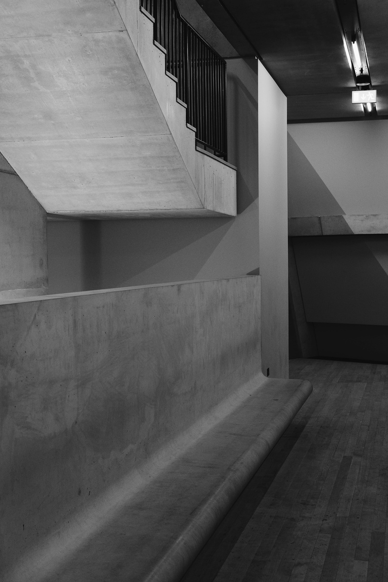 illuminated, stone, london, architecture, ceiling, black, parking garage, designing, empty, 5K, museum, indoors, grey, lighting, black and white, no people