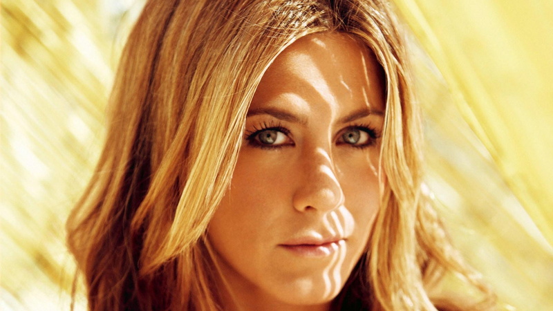 jennifer aniston, jennifer, hd, 1080P, sunny, field, aniston, laughing