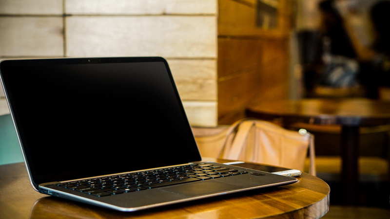 technology, 5K, coffee shop, black, cafe, portability, office, connection, furniture, business, laptop, wooden, computer, computer network, indoors, turned