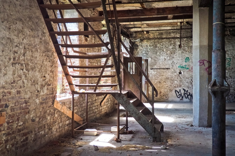 industry, ailing, steps and staircases, dilapidated, forget, staircase, old factory, day, leave, Rooms, dark, wood - material, old building, home interior