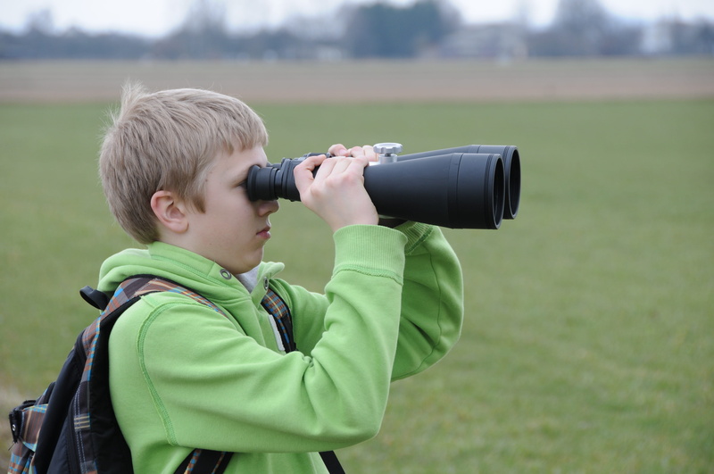 one person, offspring, watch, men, green, 4K, outdoors, Researchers, looking through an object, ornithology, real people, Binoculars, headshot, child