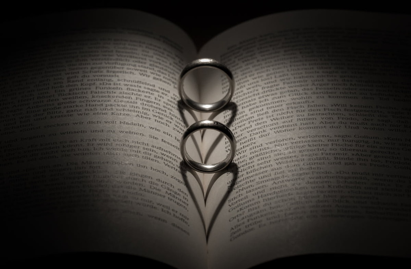 Buch, flickr, page, Moeller, der, Europa, silver, Herr, ring, 480P, couple, flash, Studio, shadow  heart, Bayern, show, wedding, lord of the rings, two