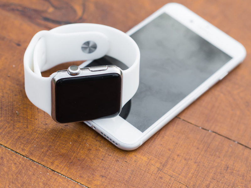 portable, lifestyle, silver, white, technology, information, close-up, focus on foreground, iphone, apple, portable information device, telephone, smartphone