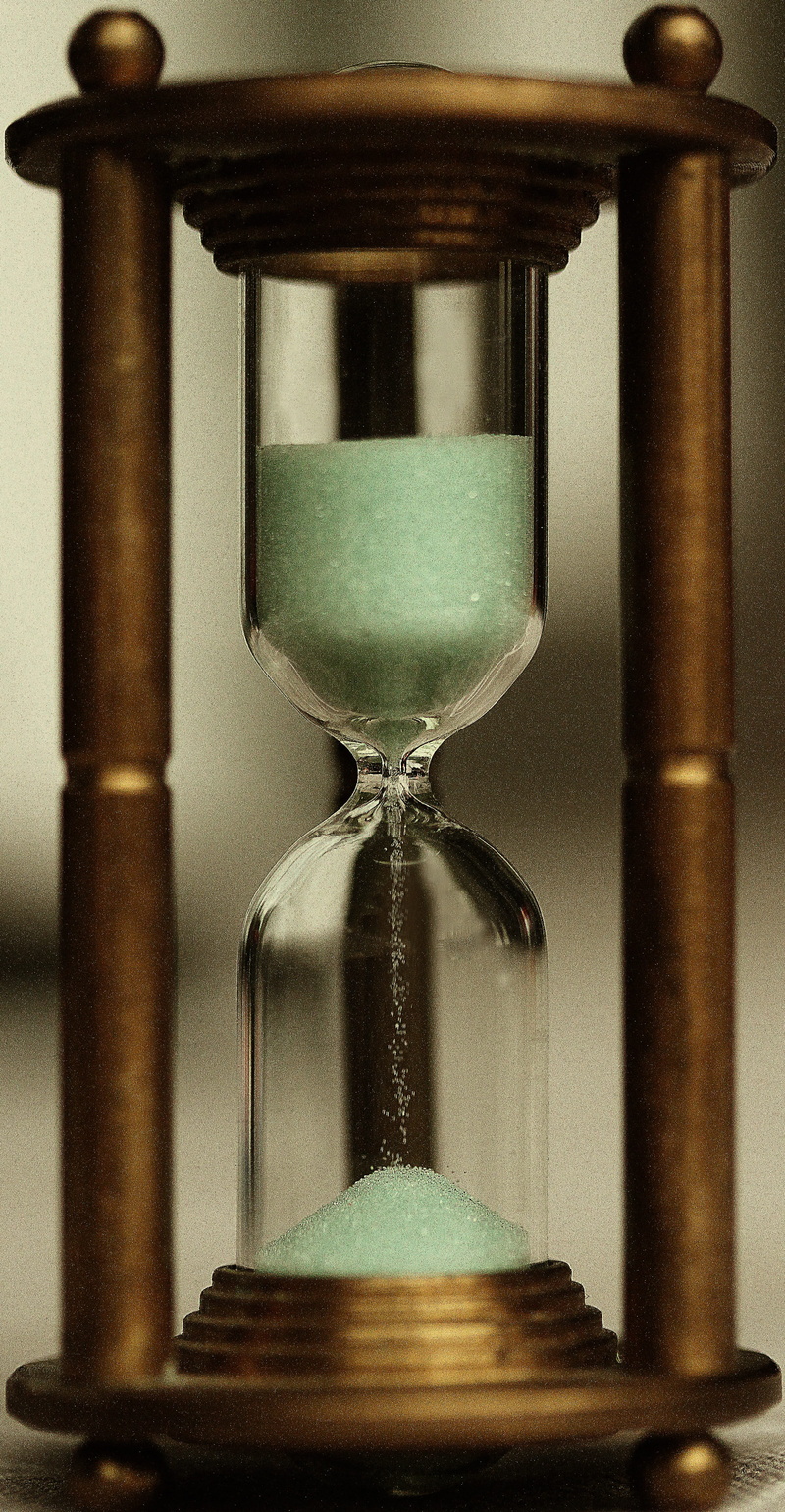 indoors, nature, egg timer, table, framed, urgency, amount of time, 4K, glass - material, time, close, accuracy, close-up, still life, brass, timepiece