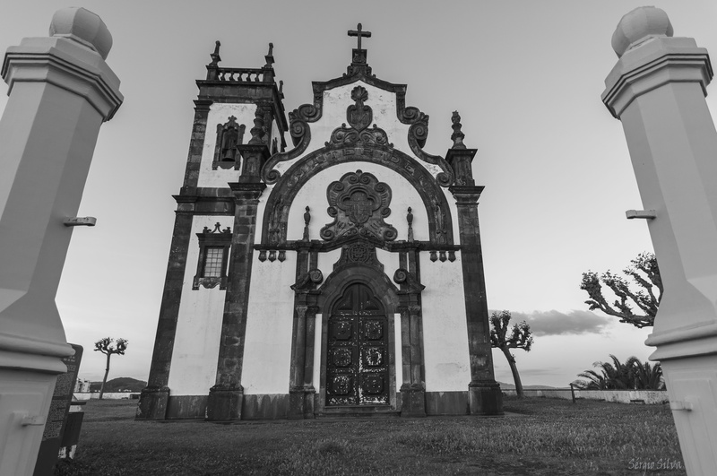 array, altar, religion, no people, ornate, built structure, portugal, monochrome, 5K, church, cross, low angle view, building, architecture, place of worship