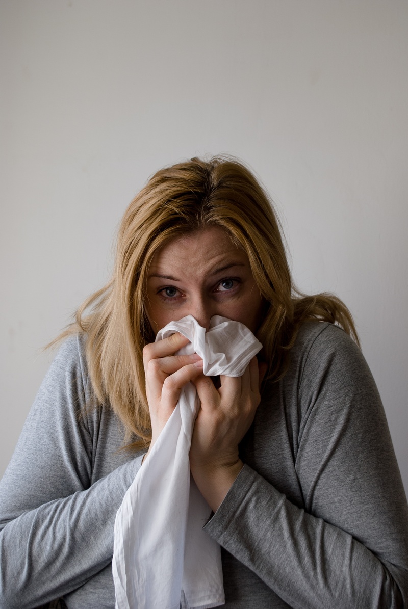 woman, adult, portrait, hospital, young women, medical condition, blond, medicine, antiviral, ill, sneezing, women, indoors, blue, winter, sick, disease