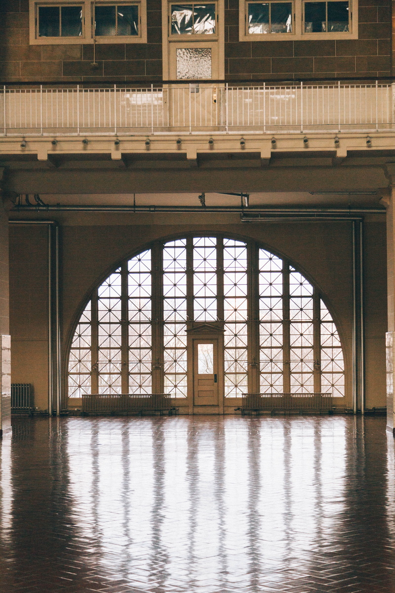 door, housing, flooring, day, 5K, the past, building, nature, arched, bridge, reflection, interior design, ellis island, auditorium, hall, closed, ballroom