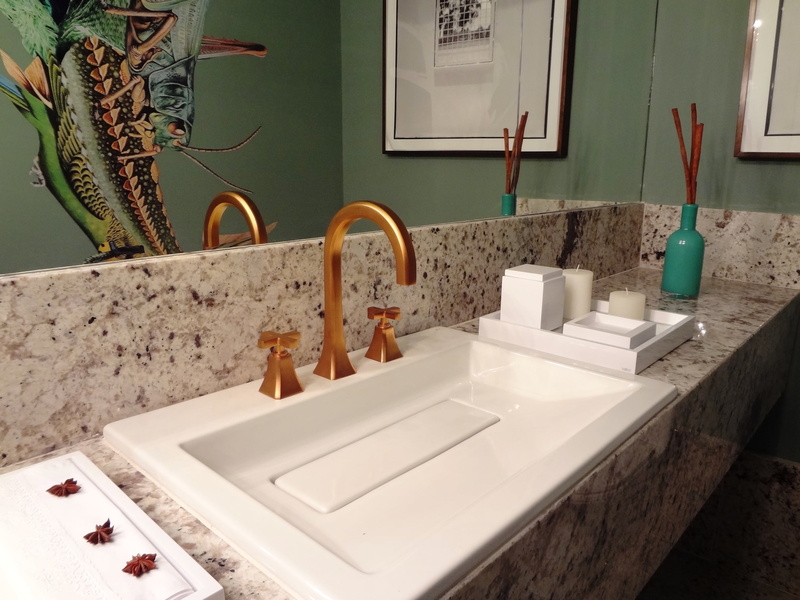 home showcase interior, indoors, modern, pia, home, bathroom, bathroom sink, tile, domestic room, faucet, reflection, washbasin, white, nature, 2K, no people