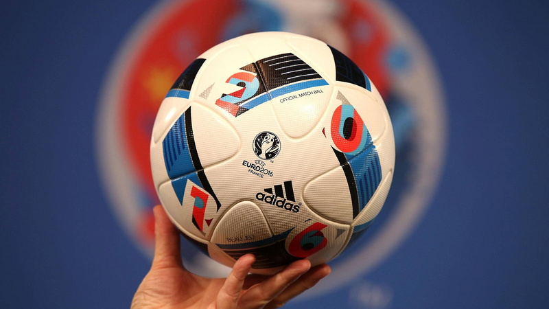 blue, sphere, selective focus, single object, focus on foreground, crash helmet, close-up, control, football, world, clothing, end, internet, flag, 3d