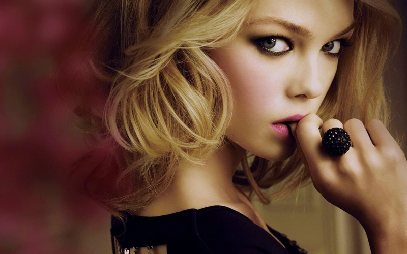 mouth, 720P, girl, finger, beauty, woman, blonde, siri, tollerod, norwegian