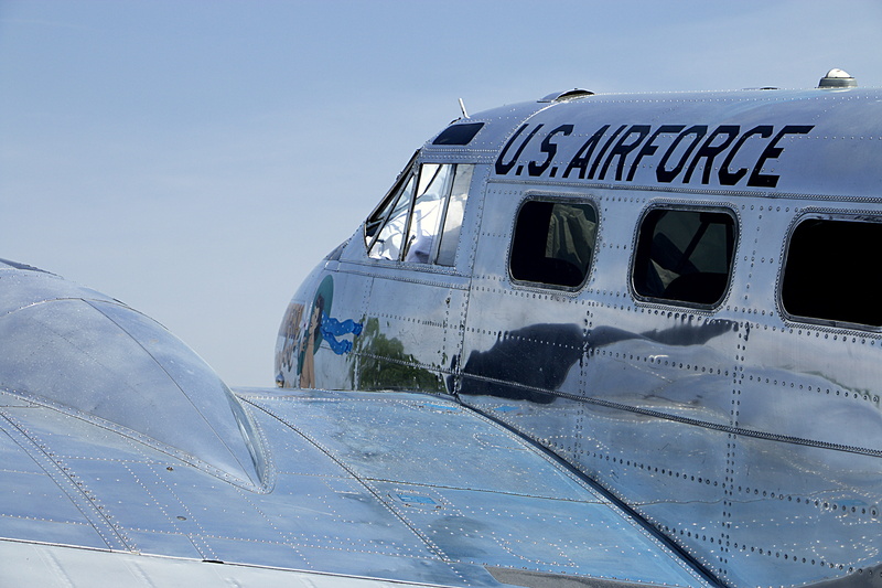 aluminum, outdoors, transportation, vintage, on the move, u.s. air force, beechcraft, military, aerospace industry, window, nature, skies, commercial airplane