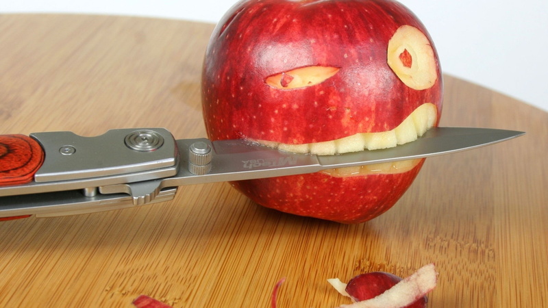 fruit, knife, indoors, focus on foreground, wellbeing, strawberry, 1080P, close-up, wood grain, food, dieting, table, technology, food and drink, high angle view
