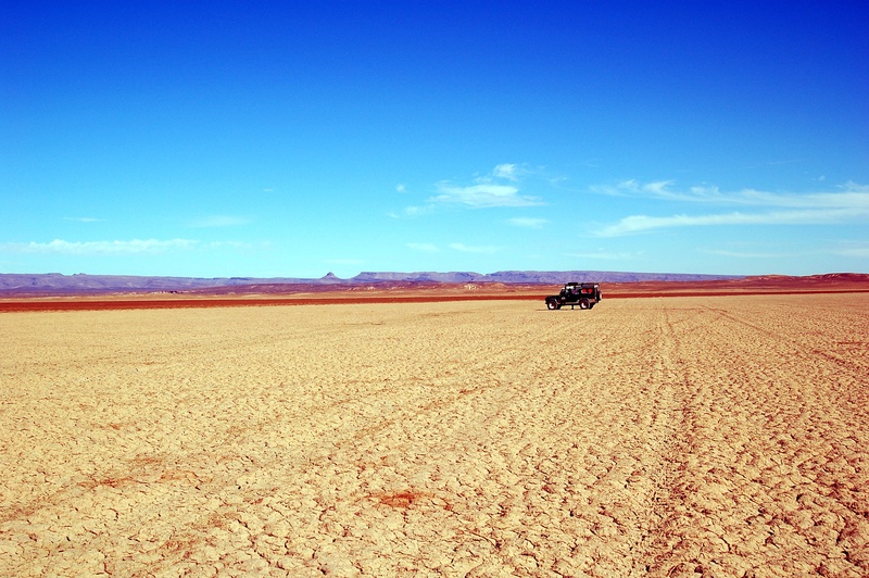 sky, dom, daytime, land, field, non-urban scene, scenics - nature, morocco, all terrain, car, soledad, 2K, earth, africa, drought, nature, traces of tyres
