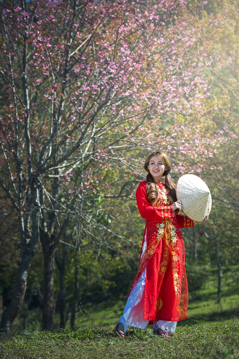 people, pretty, wearing, woman, young, front view, standing, red, single-handedly, fielkd, break my heart, think, grassland, polite, demeanor, autumn leaves