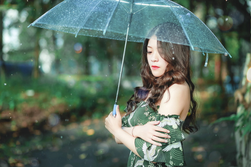 shallow, trees, hat, asia, young adult, nice dress, though, hair, smiling, portrait, seductive, umbrella, standing, dalat, raindrop, nice, laugh, one person