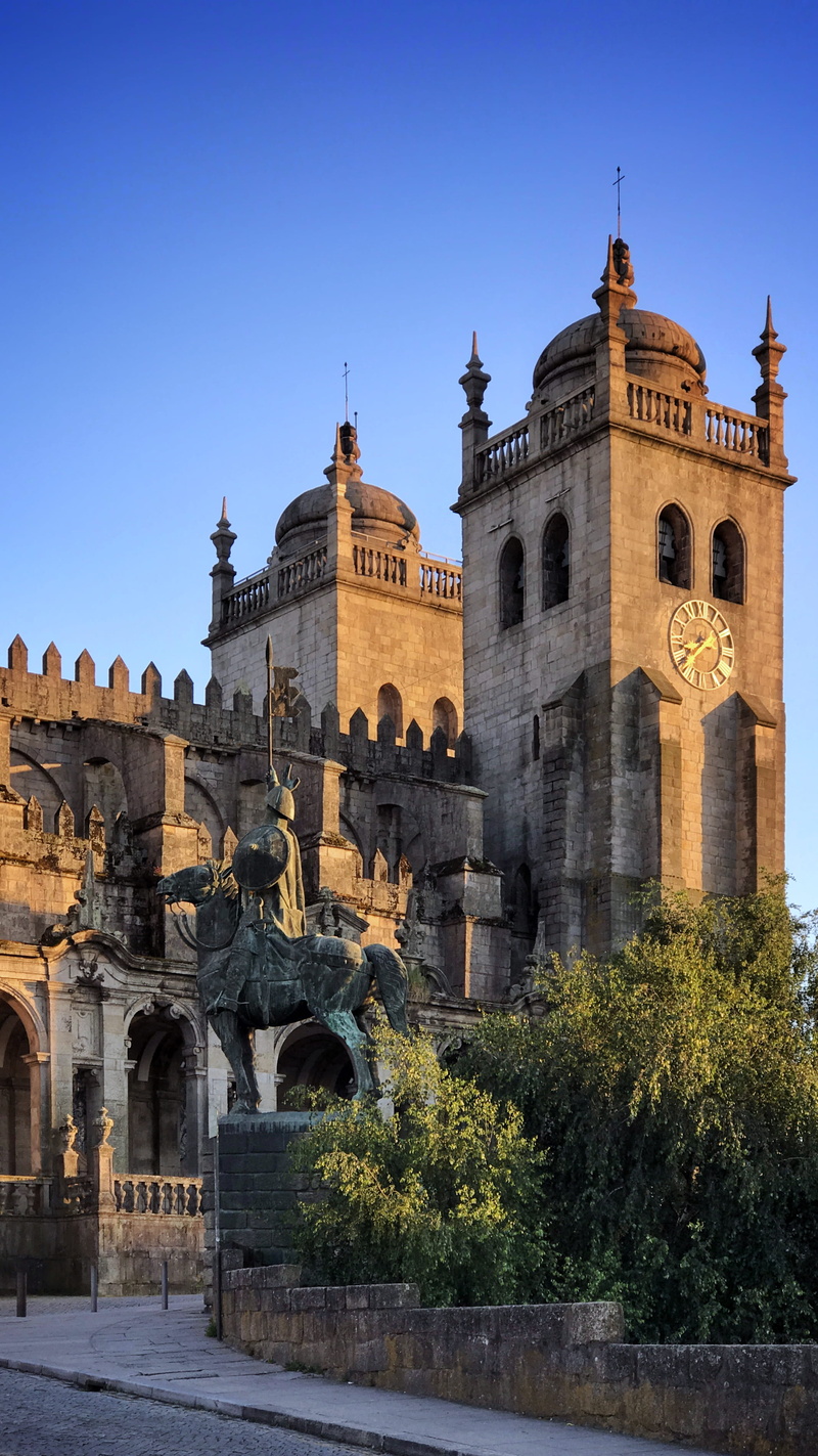 wall, porto, building, the past, steeple, plant, old, church, travel destinations, built structure, clock tower, spire, arch, fort, day, 2K, ruins, sky