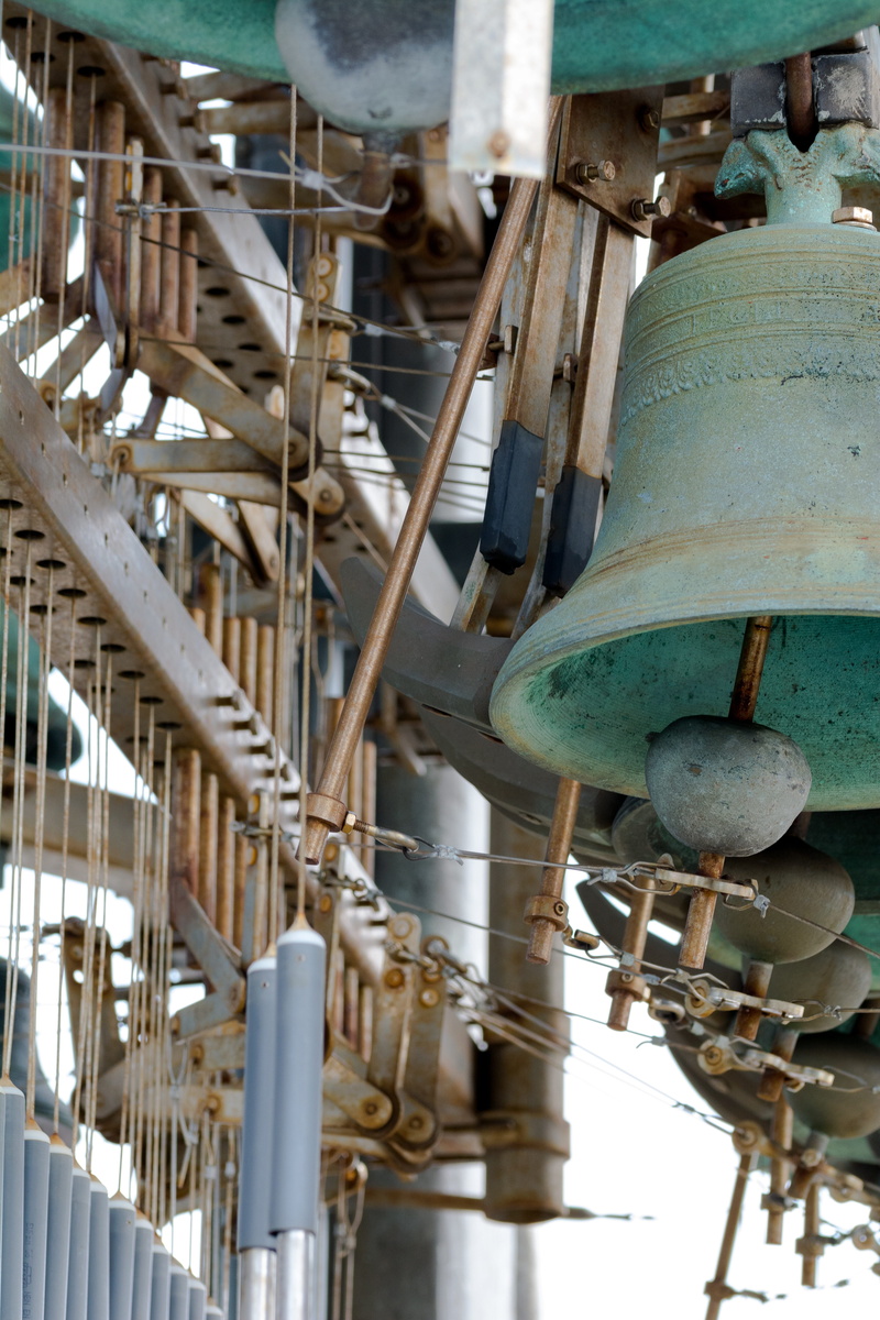 whistleblower, alkmaar, clock, nature, industry, architecture, chimes, bell, hanging, low angle view, sunlight, wood - material, indoors, metal, old, large group of objects