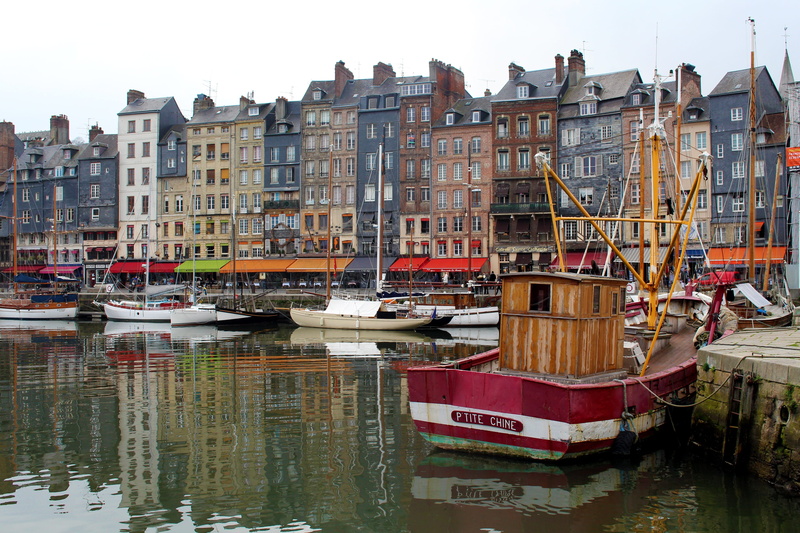 europe, nature, day, water, old, window, building, vintage, boats, moored, outdoors, color Image, lantern, impression, cloudiness, residential district