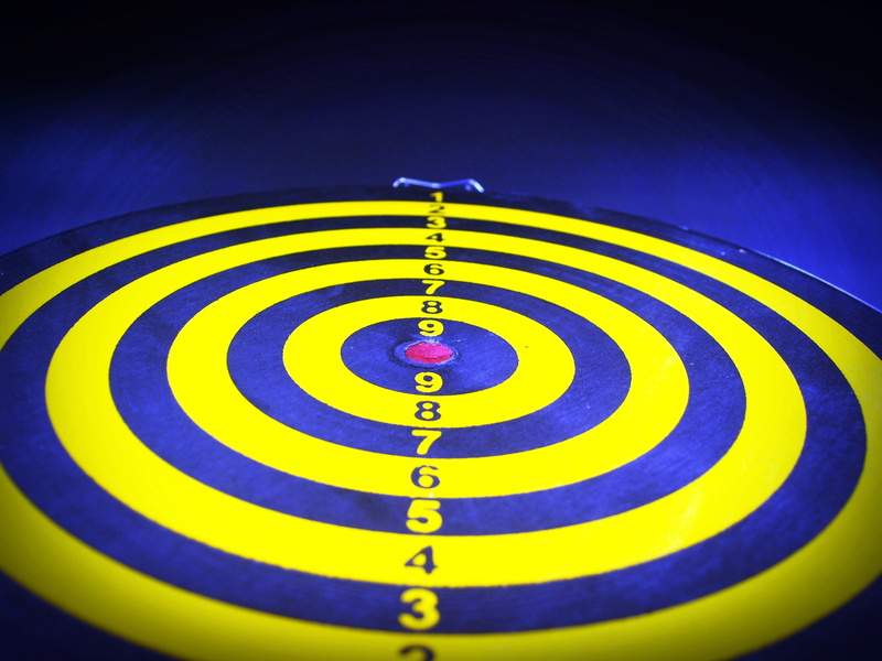 no people, round, vibrant color, blue, shape, pattern, achieve, selective, bull, score, yellow, sport, white, dart, s, sports target, dartboard, black