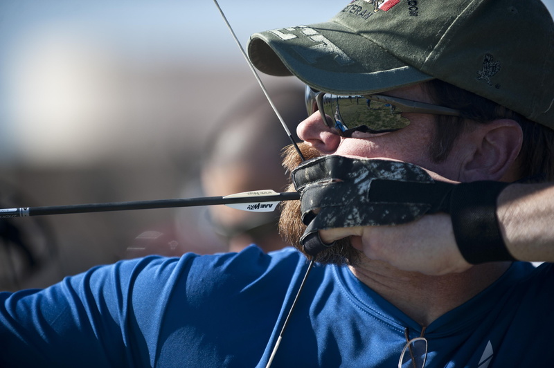 focus, uniform, portrait, holding, pull, target, skill, special forces, goal, accuracy, headwear, green, safety, protection, sport, males, fitted, men
