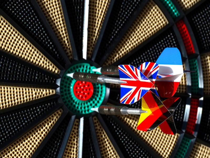 leisure activity, circle, sport, flag, without fail, play, middle, ceiling, bulls eye, arts culture and entertainment, arrow, success, lighting equipment