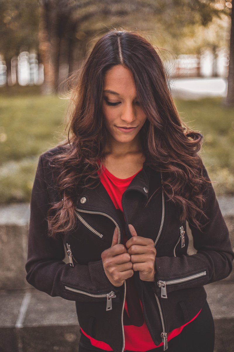 hair, person, beauty, looking, black, pose, long hair, model, photoshoot, one person, woman, hairstyle, real people, lifestyles, young, fashion, blurred background