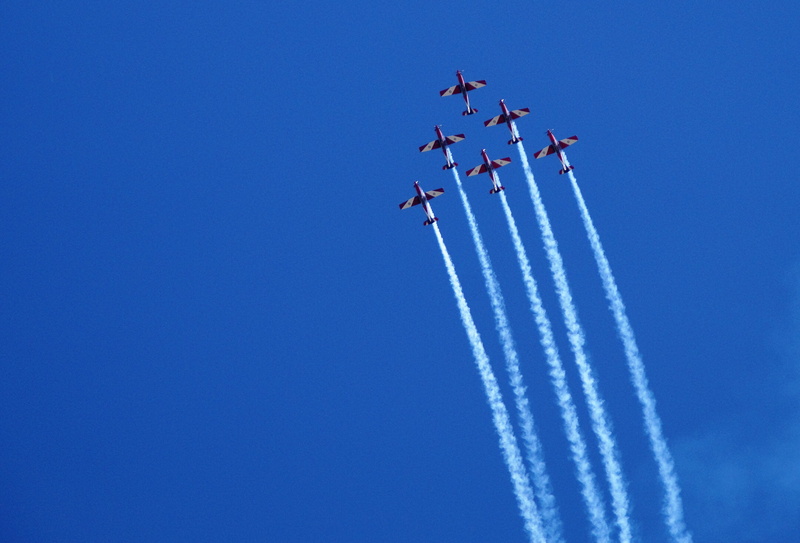 on the move, Fly, airshow, travel, no people, motion, trail, blue, Formation, speed, cloud - sky, vapor trail, attraction, order, take off, outdoors, air show