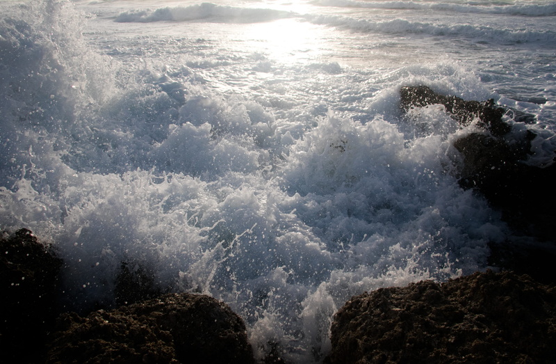 sport, water, tranquility, sunlight, motion, angry, foam, land, breaking, beach, flowing water, nature, big splash, january, no people, day, outdoors, sea