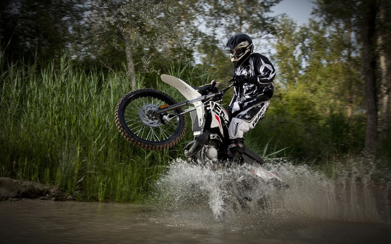 motocross, extreme, bike, 1080P, motorcycle, race, dirt, river, obstacle, white, black, sports