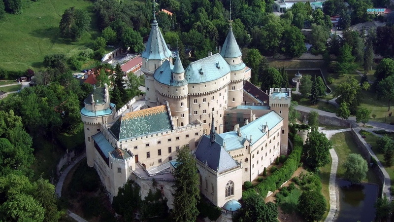 fairyl, moat, wonderful, trees, nature and landscapes, castle, turrets, 1080P
