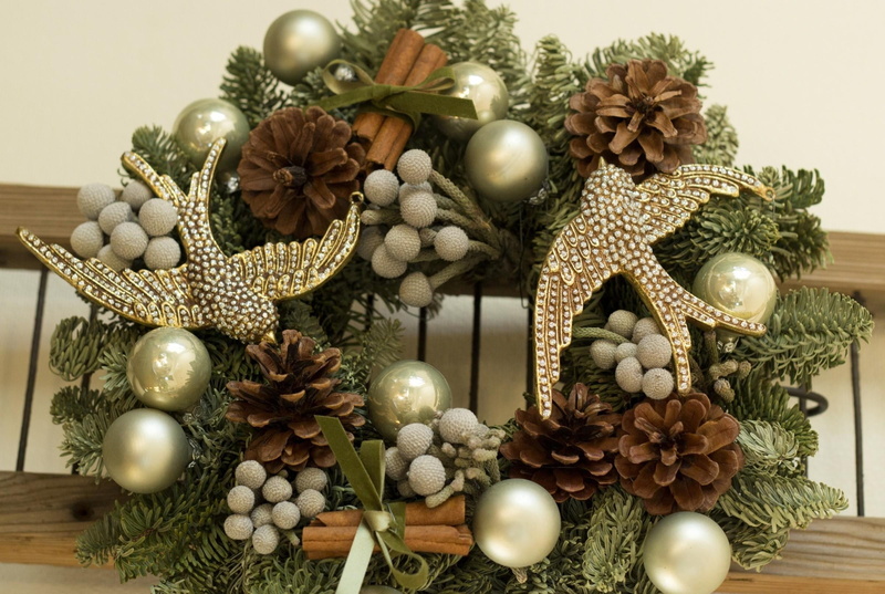 season, christmas Ornament, bumps, event, branch, christmas, red, themed, wreath, pearl jewelry, pine Cone, 1080P, cultures, balls, high angle view, tree