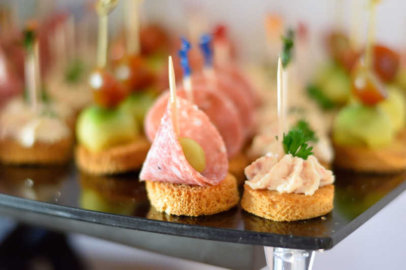delicious, ready-to-eat, meat, canapés, meal, snack, healthy eating, tray, hospitality, freshness, 5K, food, still life, bread, indulgence, appetizers