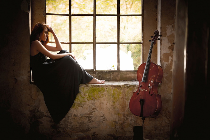 musician, clothing, violin, holding, 1080P, musical equipment, women, adult, black, girl, cellist, double bass, artist, musical instrument, real people