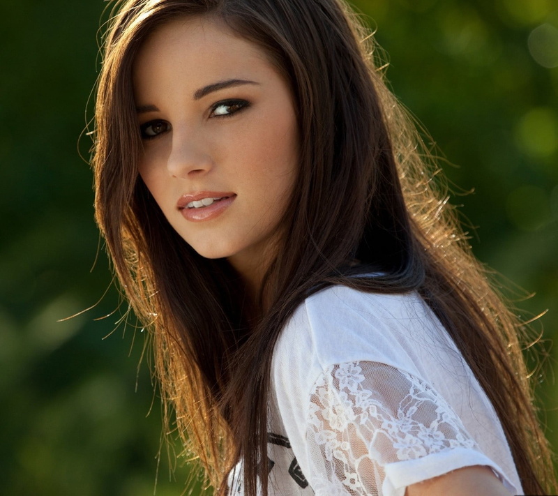 outdoors, portrait, long hair, top, human face, focus on foreground, headshot, brunette, women, Madison Morgan, white, s, beautiful woman, beauty, hair