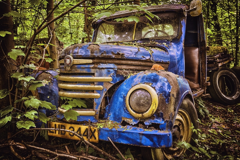 no people, tree, deterioration, stainless karre, stationary, scrap, damaged, rust, tire, defect, mode of transportation, obsolete, pkw, rusted, car wreck