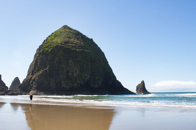 cannon beach, beauty in nature, stack rock, ocean, mountain, united states, nature, outdoors, tranquil scene, 5K, rock formation, day, beach, land, haystack rock