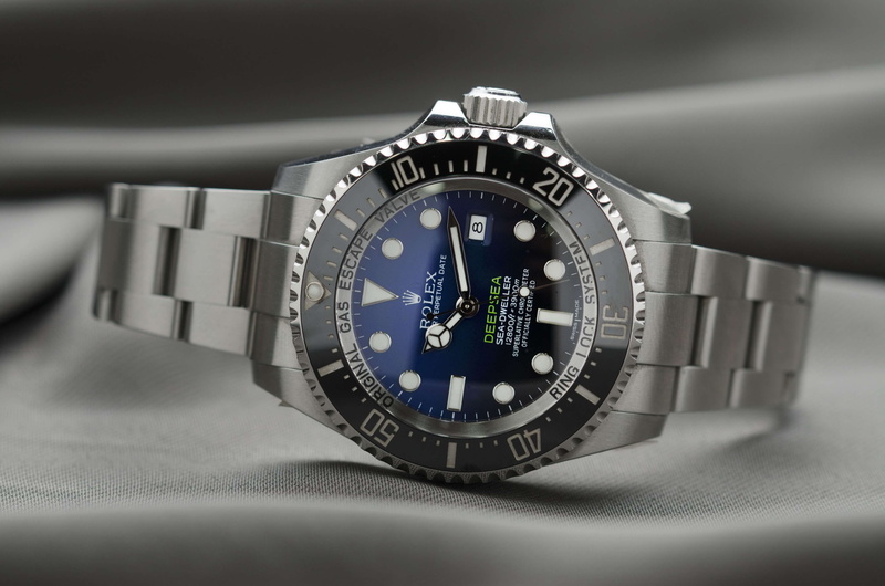 alloy, analogue, rolex, metal, indoors, minute hand, stainless steel, silver colored, wealth, no people, silver - metal, watch, precision, technology, dial
