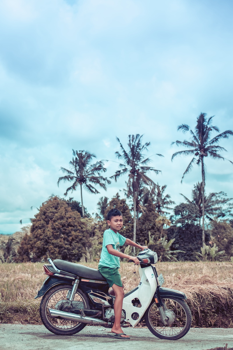 cycle, man, Asian, urban, 5K, females, grass, kid, dangerous, culture, underbone, scooter, seated, biker, boy, cloud - sky, real people, motorbike, ride