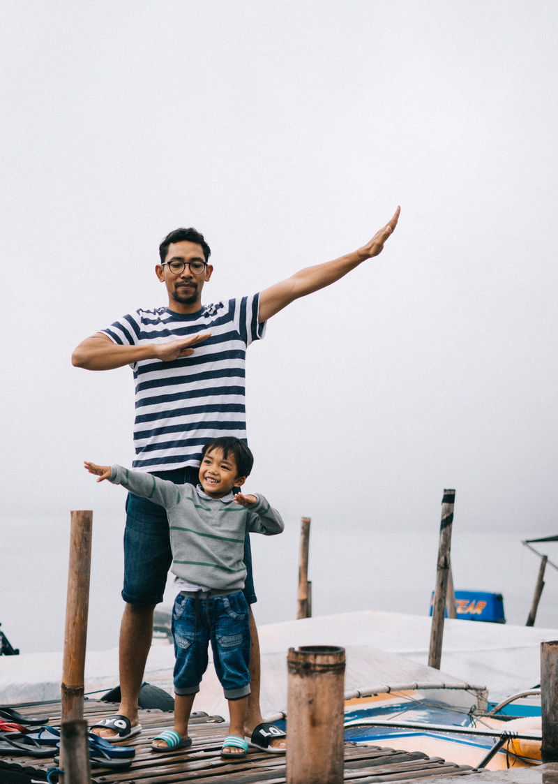 smile, portrait, young, boy, smiling, wear, limb, dock, dabbing, daylight, boys, bridge, human limb, happy, emotion, together, men, father and son, kid