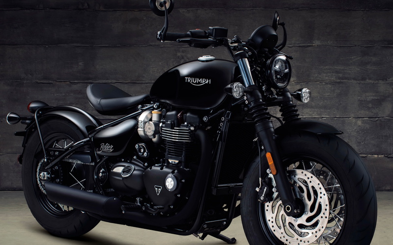 day, k, wall - building feature, mode of transportation, tire, outdoors, city, retro styled, Triumph, Bonneville, motorcycle, travel, parking, motor scooter