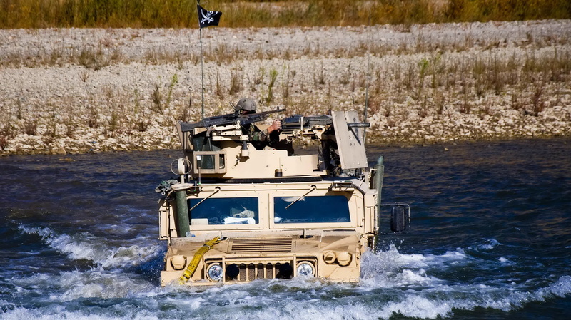 2K, HMMWV, Jolly Roger, military, Army Gear, Humvee, river, weapon, pirates, Hummer, gun, Flag, Machine Gun, car