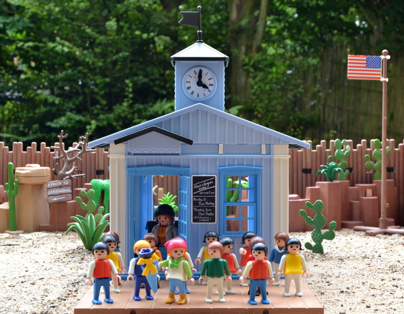 building exterior, playmobil, schultüte, outdoors, children, building, nature, cactus, architecture, sitting, america, day, real people, men, figures, males