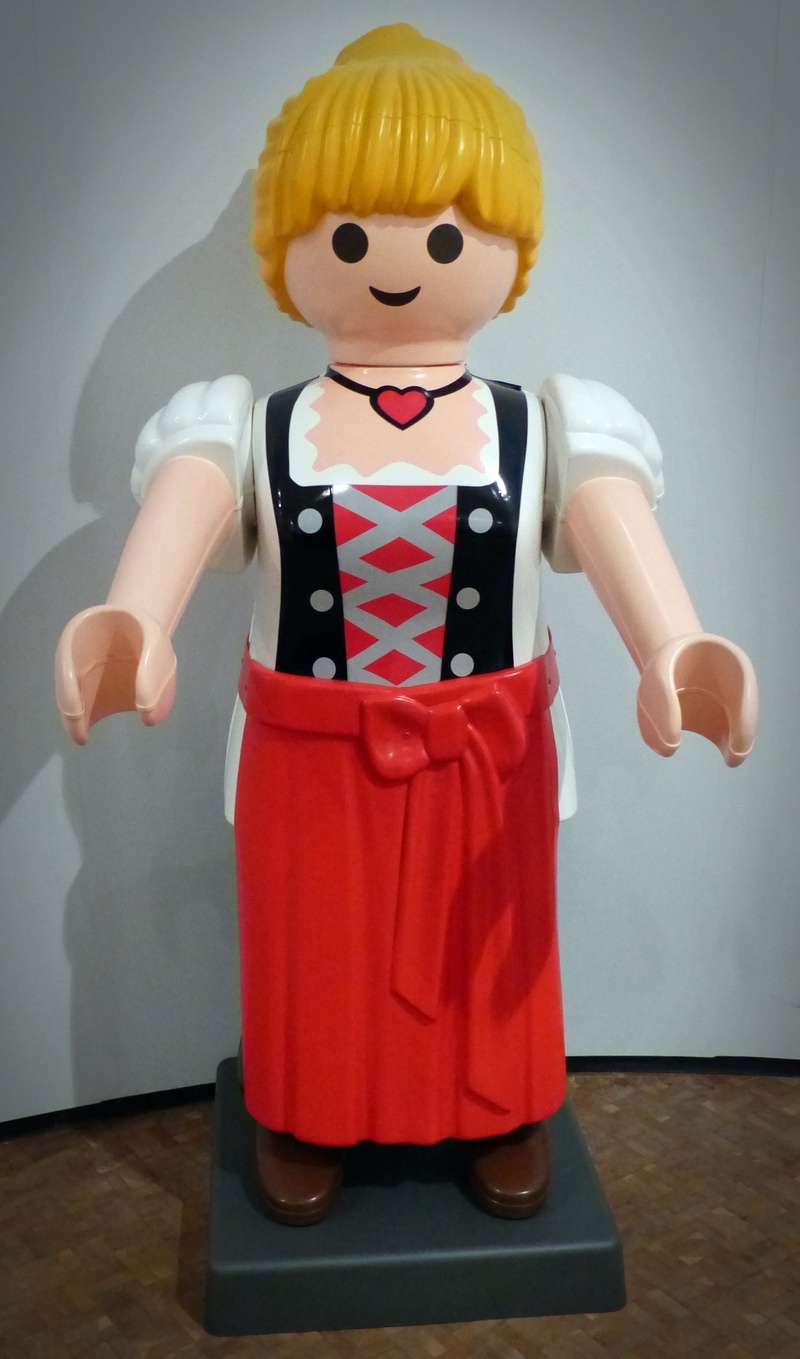 cute, play, human representation, wall - building feature, toys, male likeness, representation, still life, game characters, playmobil, table, indoors