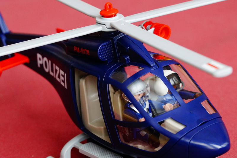 metal, children, protection, urgency, 5K, helicopter, day, aircraft, playmobil, high angle view, Police, close-up, use, police usage, flight, technology