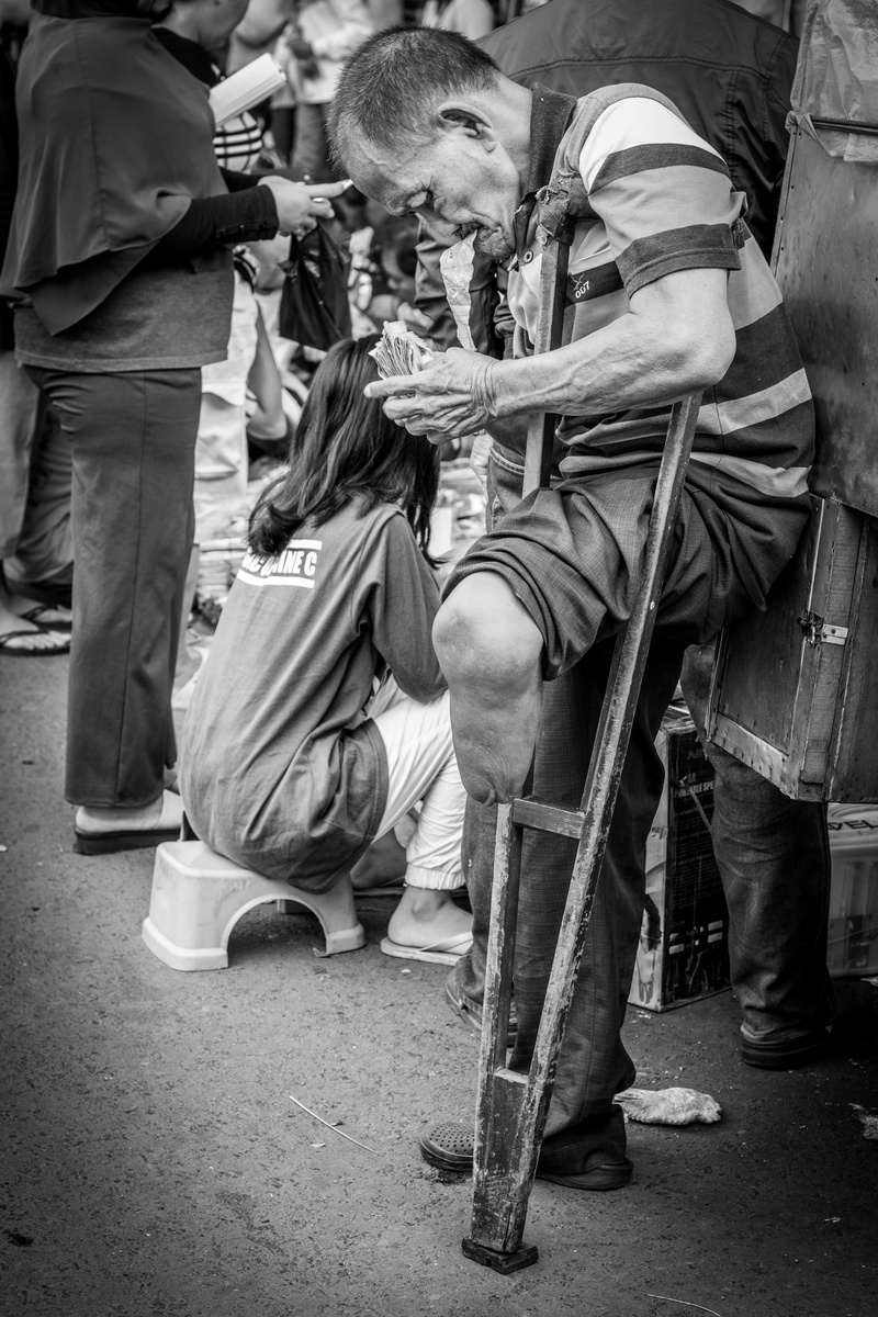 feet, indonesia, day, disable, disabilty, street photography, old, full length, old man, group of people, leisure activity, standing, tugu pahlawan, togetherness