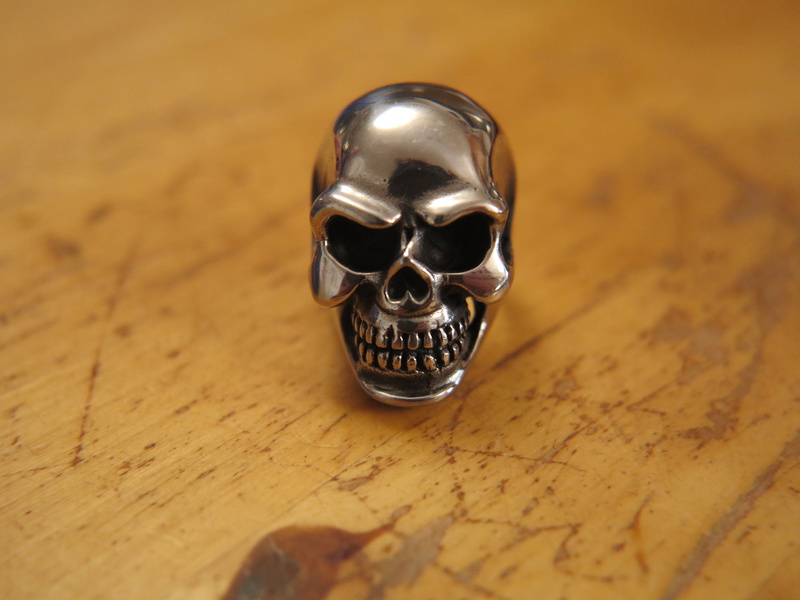 diamond - gemstone, wood - material, single object, metal, skull and crossbones, reflection, close-up, jewelry, luxury, Skull Ring, Steel, shiny, no people
