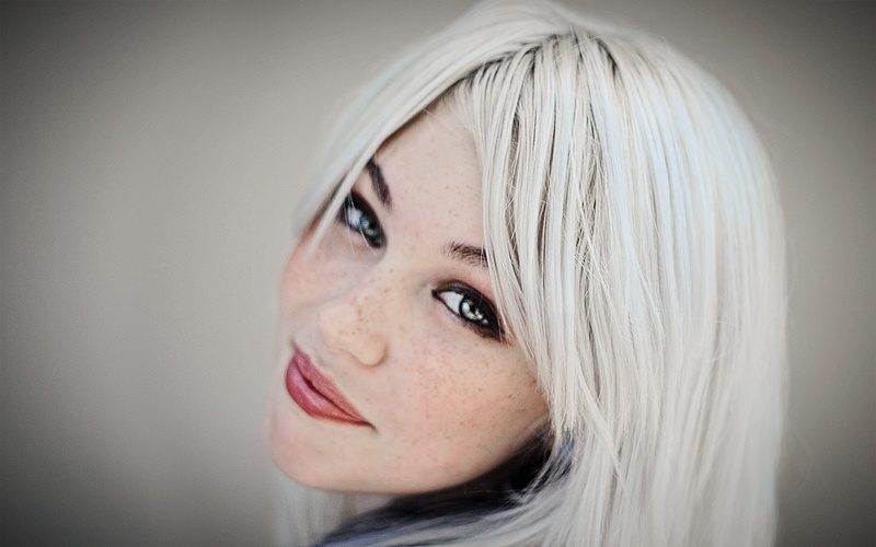 hairstyle, white hair, beauty, one person, hair, serious, contemplation, adult, indoors, long hair, uncertainty, portrait, studio shot, blond hair, looking at viewer