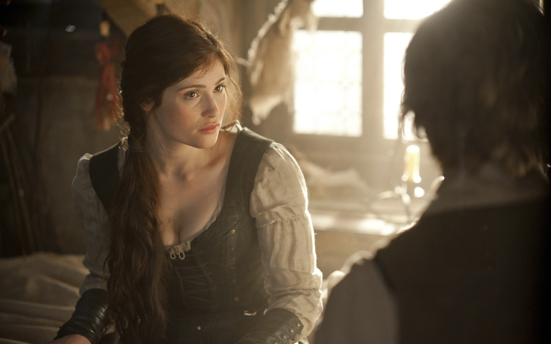 emotion, two people, women, 2K, sunlight, adult, hansel and gretel witch hunters, shadow, sadness, brown hair, hairstyle, young women, casual clothing