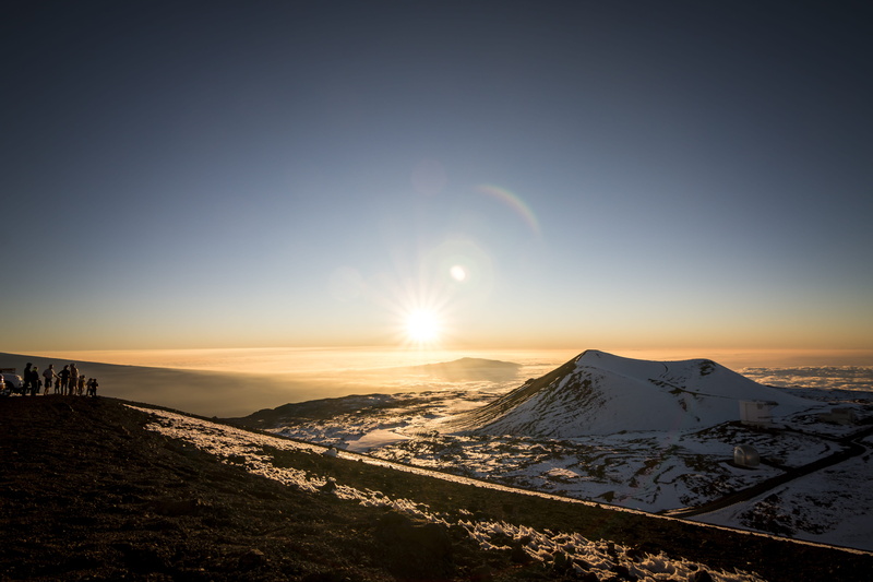 tranquility, winter, environment, mountain range, outdoors, view, sunbeam, dusk, peak, scenery, sunrise, lens flare, mountain, sun, mountain peak, beauty in nature